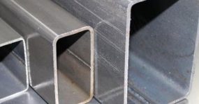 304-Stainless-Steel-Rectangular-Seamless-Pipes-&-Tubes